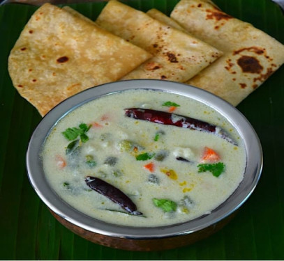 Combo 35: Chapatti With Vegetable Kurma