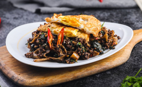 Flat Noodles With Minced Beef