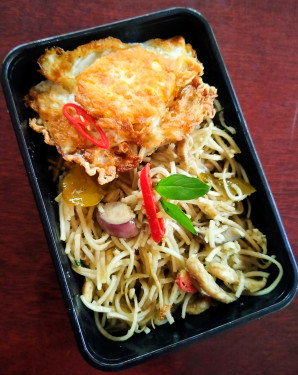 Green Curry Noodles With Chicken