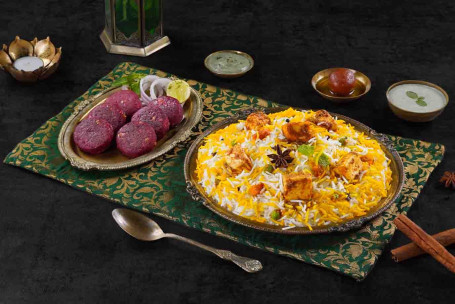 Solo Celebration Combo Com Zaikedaar Paneer Biryani Kebabs De Beterraba