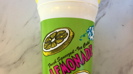32 Oz Fresh Squeezed Lemonade In Souvenir Cup