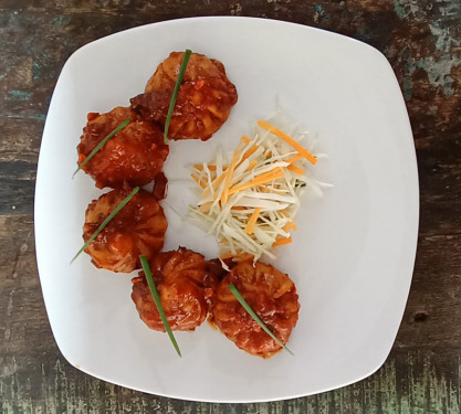 Sezhwan Tang Veg Momos