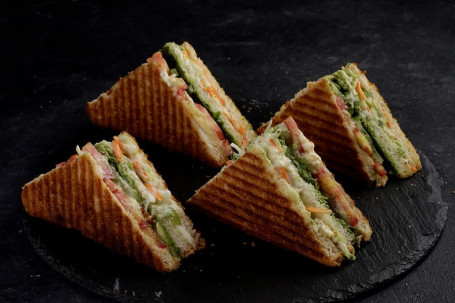 Salada De Repolho Grelhada Clássica Com Queijo Vegetariano