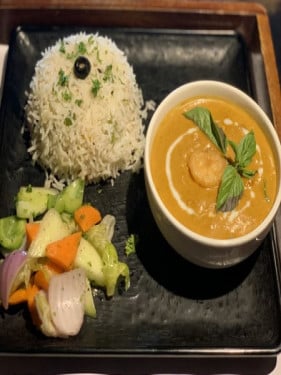 Pawns Thai Curry With Herbs Rice
