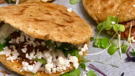 Gorditas De Chicharron Carnitas