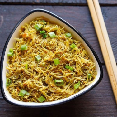 Veg Shanghai Noodles Full (Served In A Wok