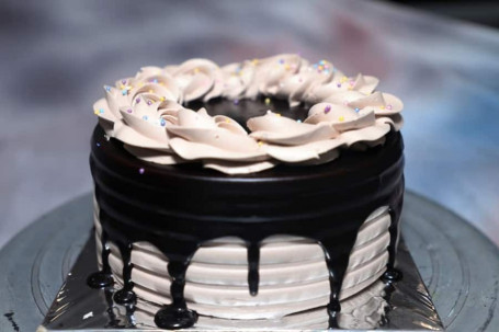 Chocolate Creamy Truffle Cake (500 Gm)