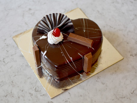 Heart Shape Kitkat Choclate Cake(Eggless)