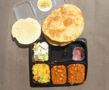 Chole Bhature Combo [Serves 1]