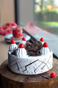 Black Forest Cake [650 Gm]