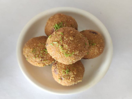 Dryfruit Besan Laddu