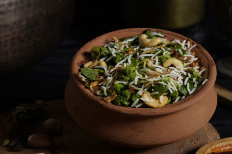 Veg Palak Biryani [Serves 2]