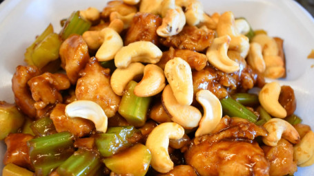 C20. Diced Chicken With Cashew Nuts