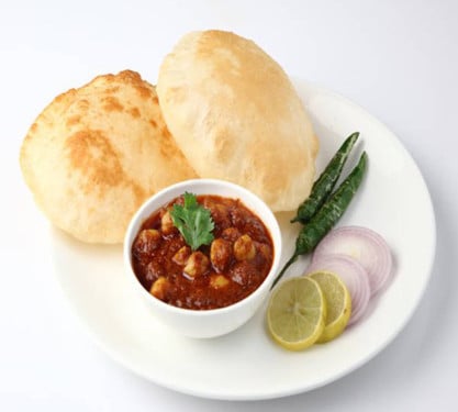 Chole With Cheese Bhature