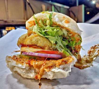 Jantar Mantar Vada Pav [Samosa Bhajiya]