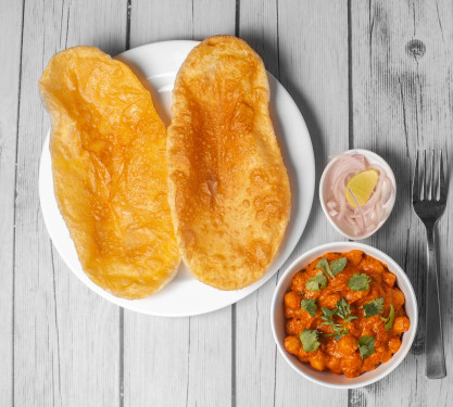 Chhole Bhature (Amritsari)