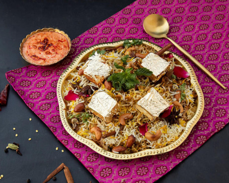 Shahi Zar-E-Paneer Biryani [650 Gms]