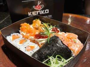 Combo Especial 1 9 Peças +1 Temaki Salmão Completo)