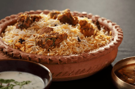 Mutton Biryani With Raita [600-700Grms]