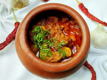 Champaner Matka Chicken