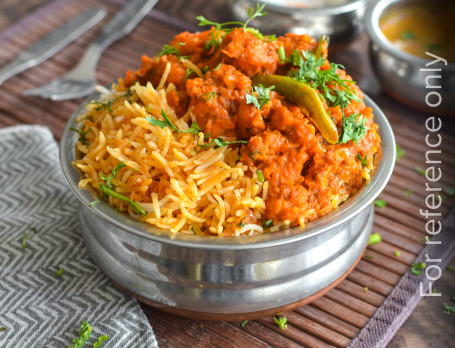 Butter Chicken Biryani(650 Ml Bowl With Raita