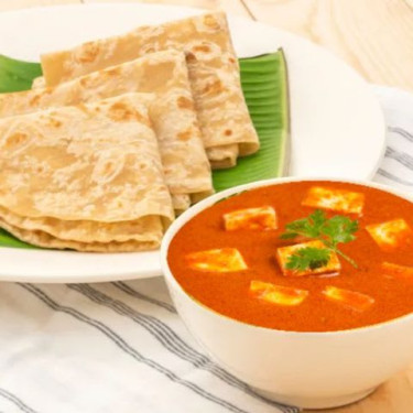 Malvani Paneer With Parathas