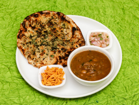 Aloo Bhujia Kulcha