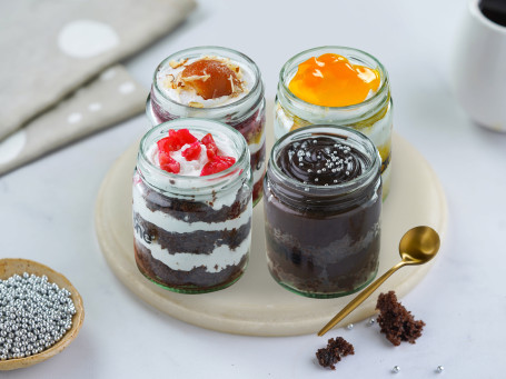 Pack Of Four Mini Jar Cakes