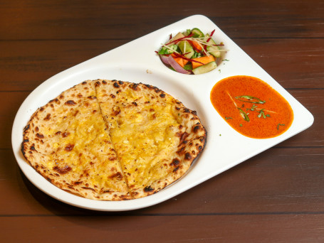 Cheese Naan With Tomato Gravy (1 Pc)