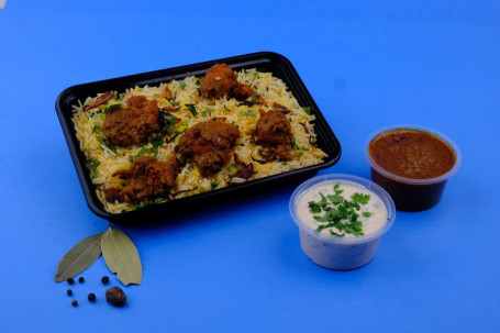 Bhuna Chicken Awadhi Biryani [Raita 2 Free Gulab Jamun]