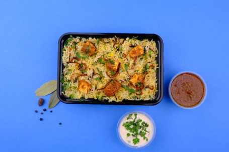 Paneer Makhani Biryani [Raita 2 Free Gulab Jamun]