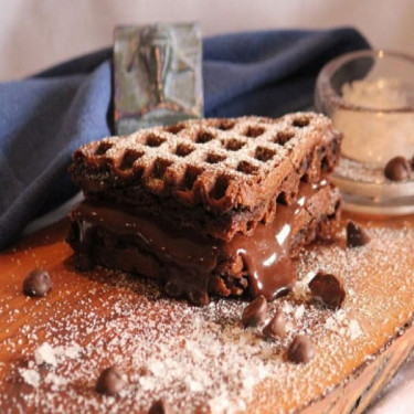 Milk Chocolate Overflow Waffwich