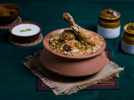 Murg Biryani With Raita Or Gravy