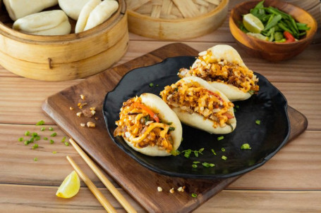 Smoked Chilly Chicken Bao