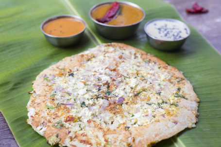 Butter Paneer Onion Uthappam