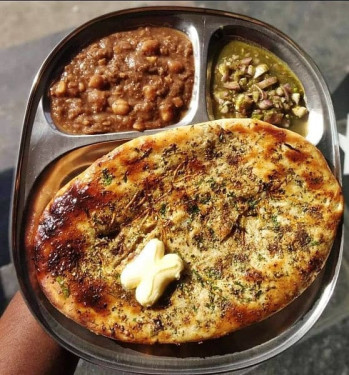 Aloo Kulcha Chole Salad Achaar