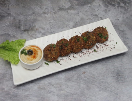 Hummus With Falafal Balls