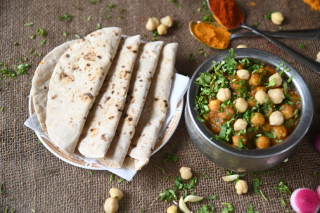 Aloo Chhola With Butter Roti (4Pcs)