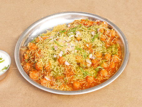 Aloo Tikki Chola