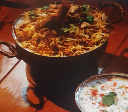 Mutton Biryani With Veg Raita [2 Pieces]