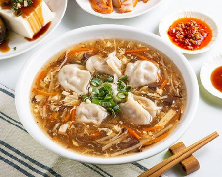 酸辣湯餃 Dumpling In Sour And Spicy Soup