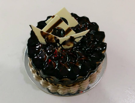 Chocolate Glazier Cake