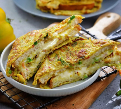 Masala Omlette With Bread Toast