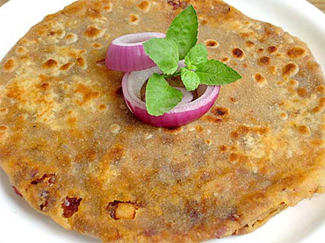 Onion Paratha (2Pc) Raita Mix Aachar