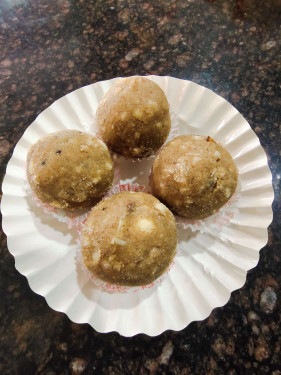 Gond Laddu (Atta)