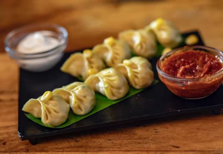 Chicken Tikka Momos (8 Pcs)