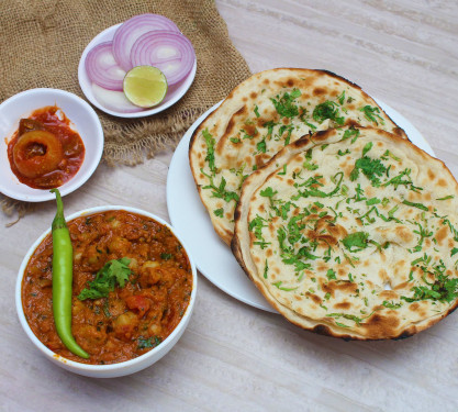 Sada Chole Kulcha