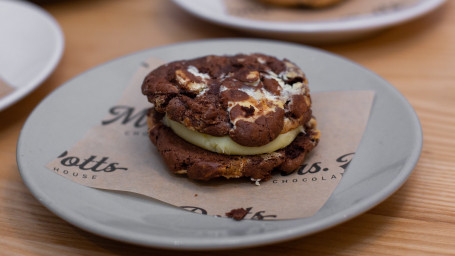 Double Chocolate Cookie Sandwich
