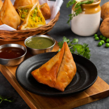 Combo De Samosa Veg Assada