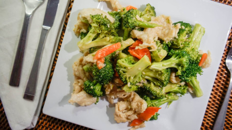 602. Chicken With Broccoli